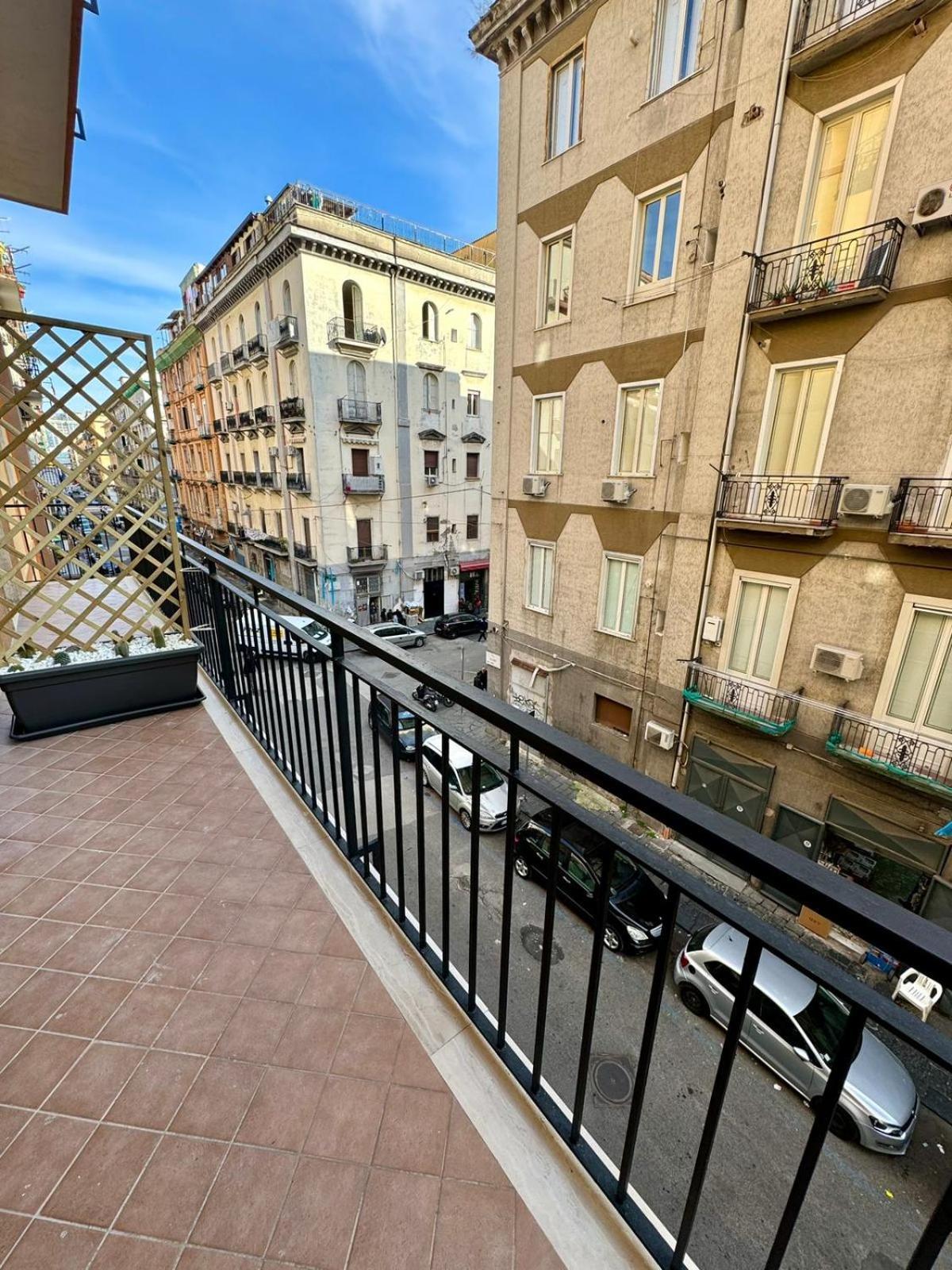 Hotel Punto House Ferrovia Nápoles Exterior foto